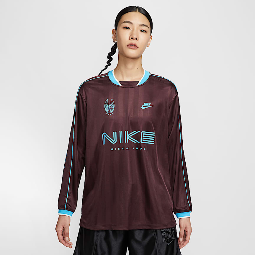 Nike Sportswear Women's Woven Lightweight 1/4-Zip Jacket. Nike ID